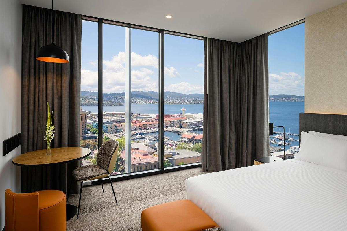 Deluxe Queen Room at Movenpick Hotel Hobart