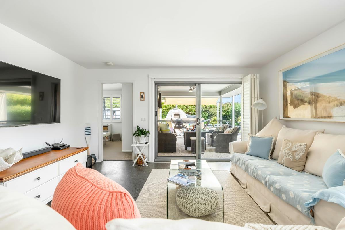Photo of the living and lounge room