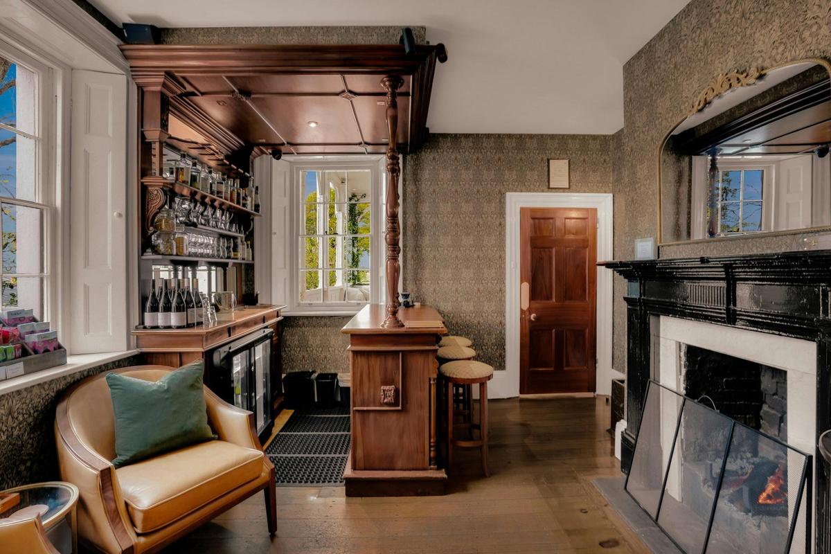 Homestead Bar