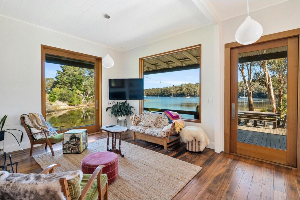 lounge room