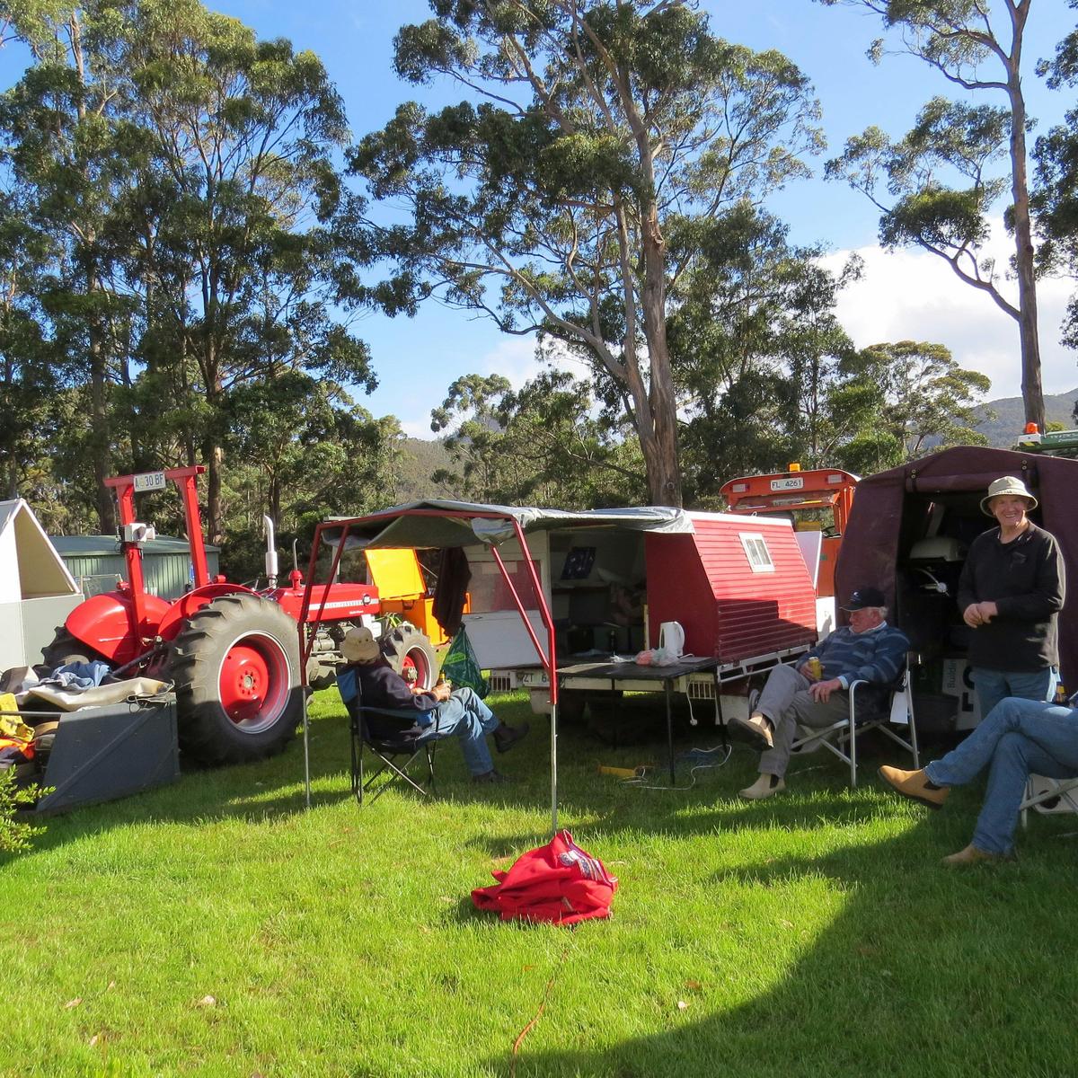 Tractor club on Powered sites