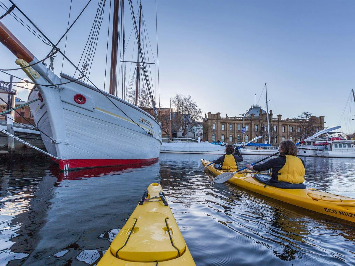 Roaring 40s Kayaking