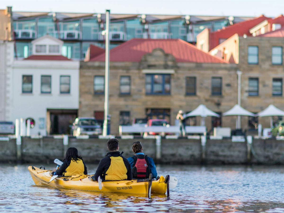 Roaring 40s Kayaking