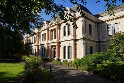 Queen Victoria Art Gallery at Royal Park