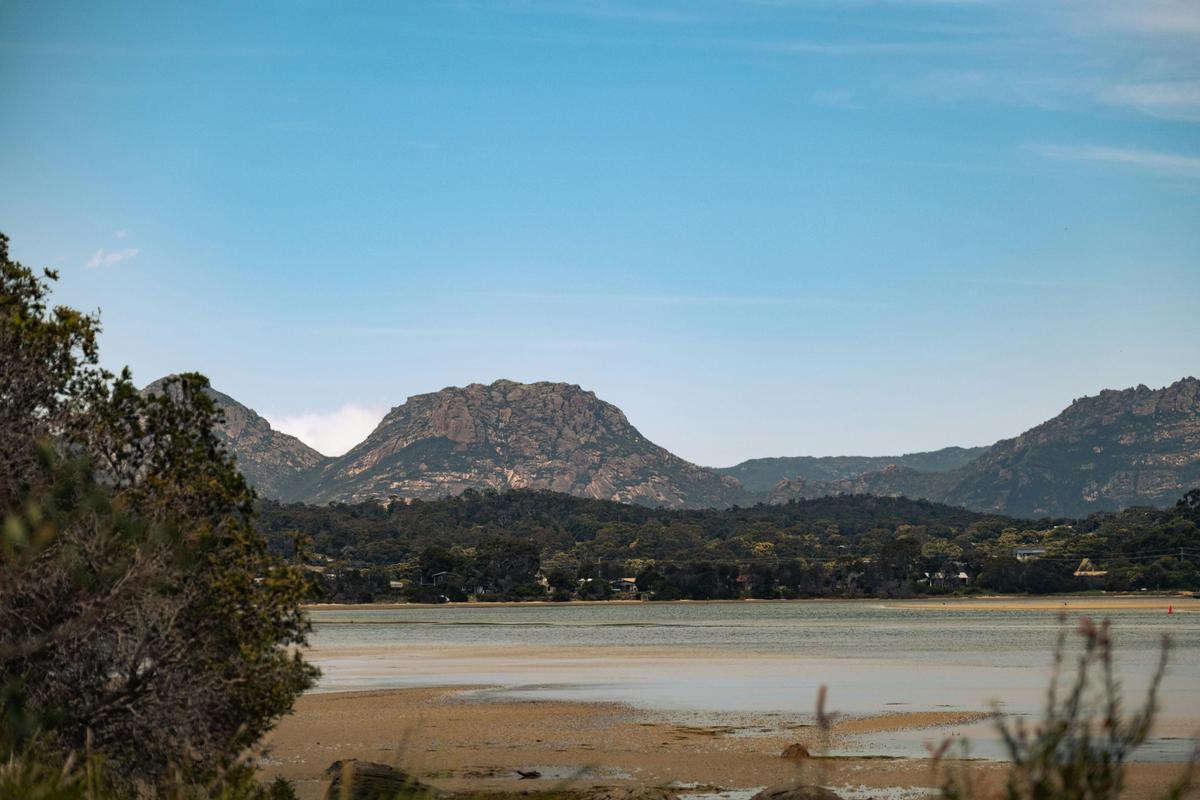 River and Rocks (Swan River Camping) - Free Camping
