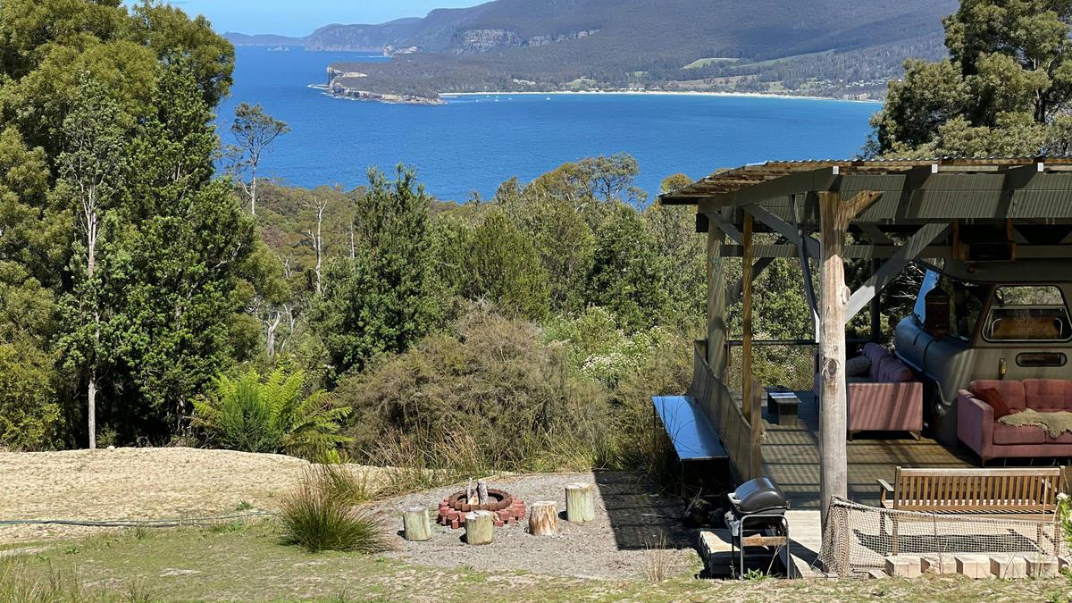 Sea Cliff Lookout Bus