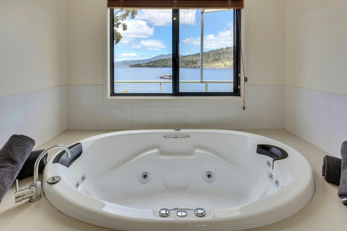 Port Huon Cottages