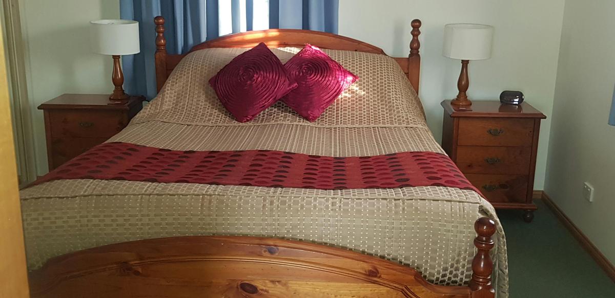 Lady Esther Bedroom Queen