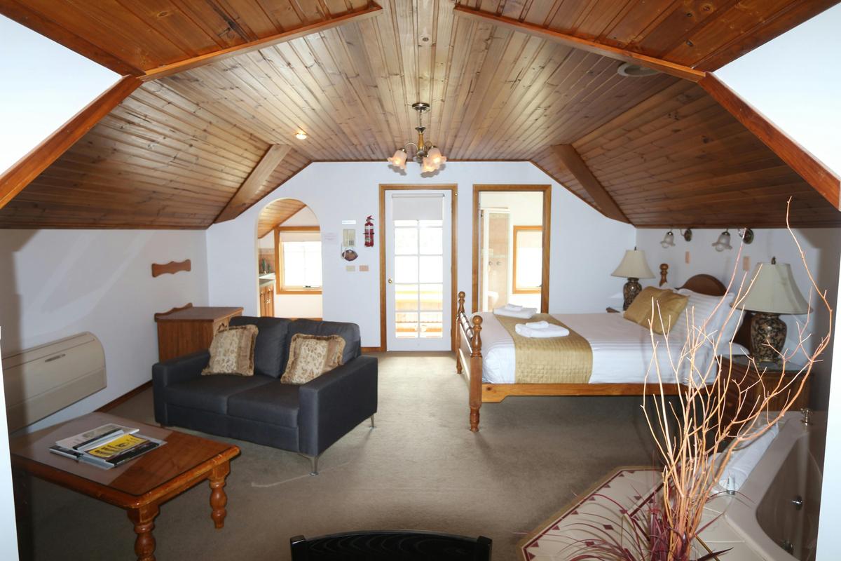 2-3 bedroom heritage styled Cottages and 1 bedroom Chalet