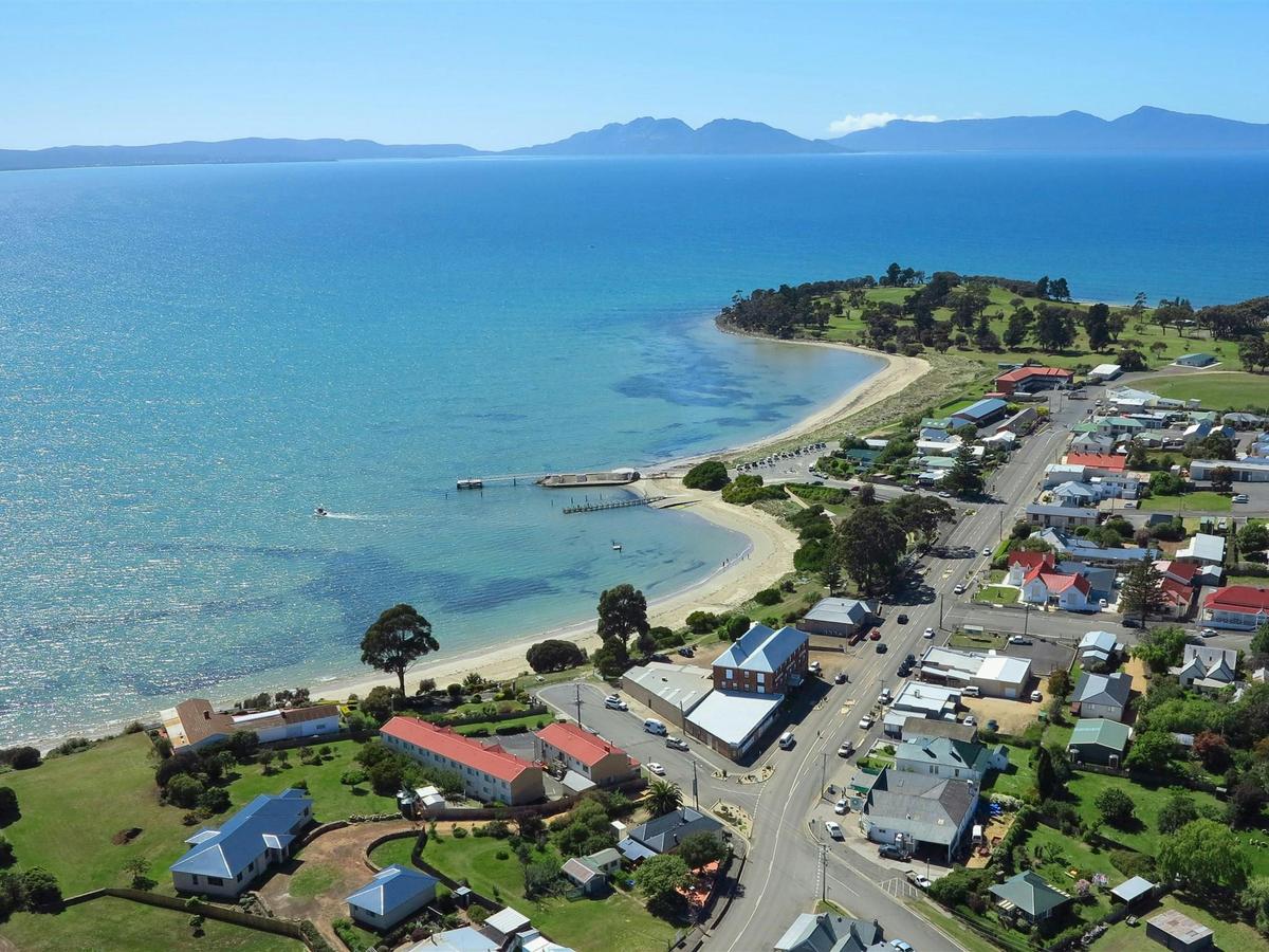 Swansea overlooking Great Oyster Bay and the Hazard Mountains of Freycinet National Park