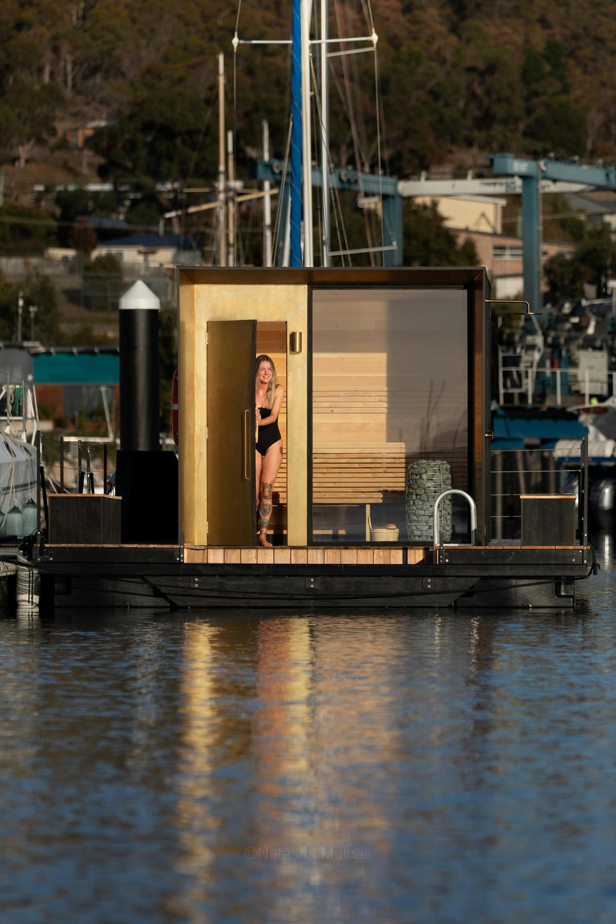 Sauna Boat Tasmania - Overlooking the picturesque Little Oyster Bay