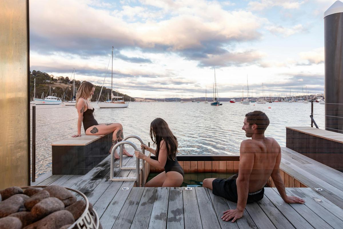 Sauna Boat Tasmania - Overlooking the picturesque Little Oyster Bay