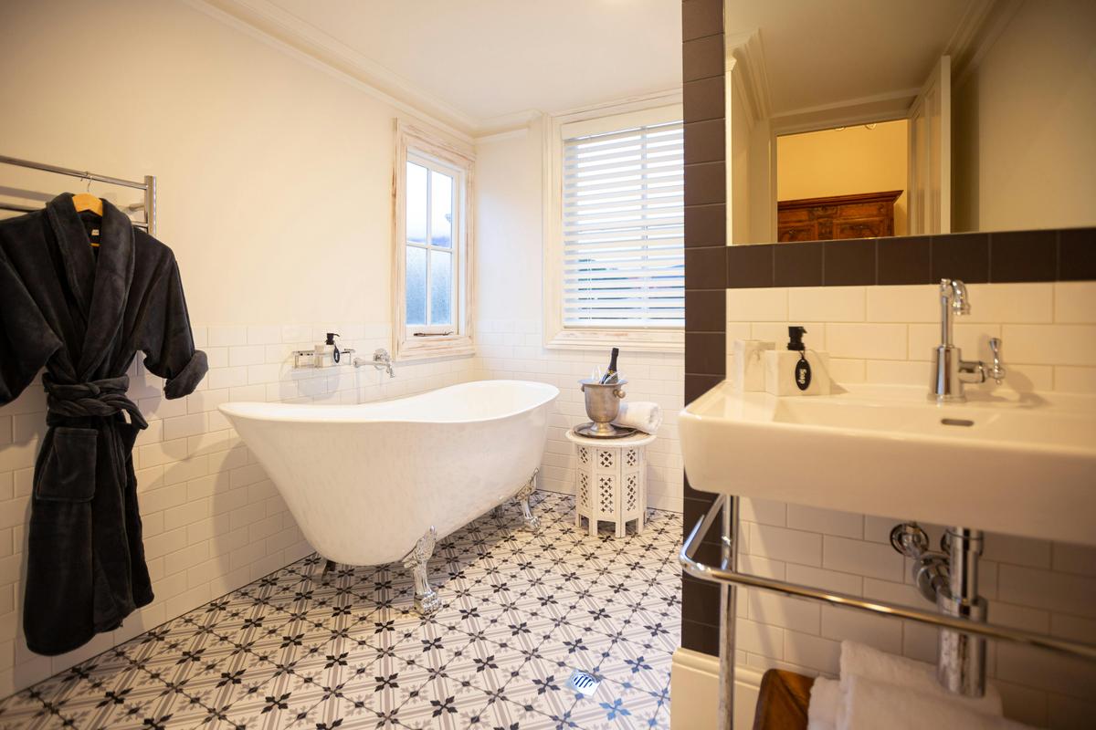 Ensuite