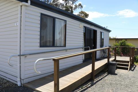 Easy Access Cabin