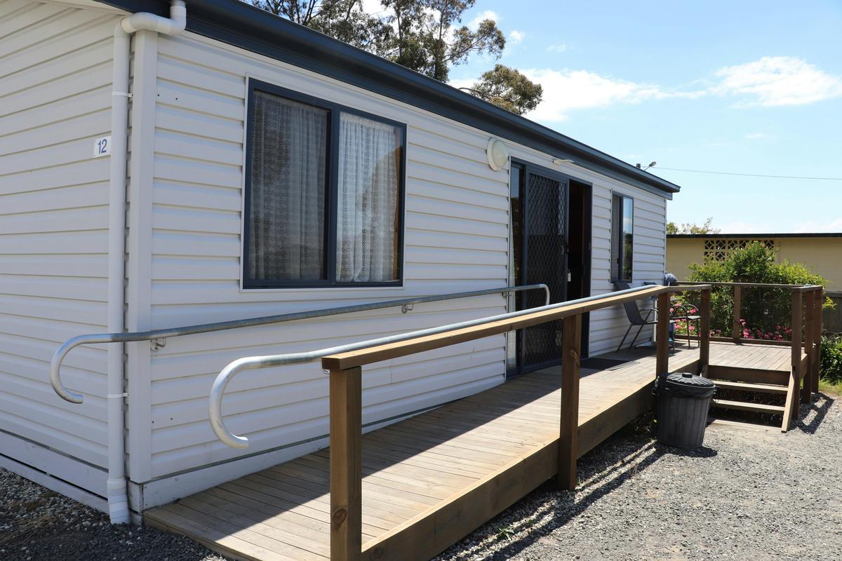Easy Access Cabin