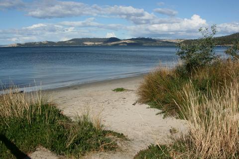 Snug Beach Cabin and Caravan Park