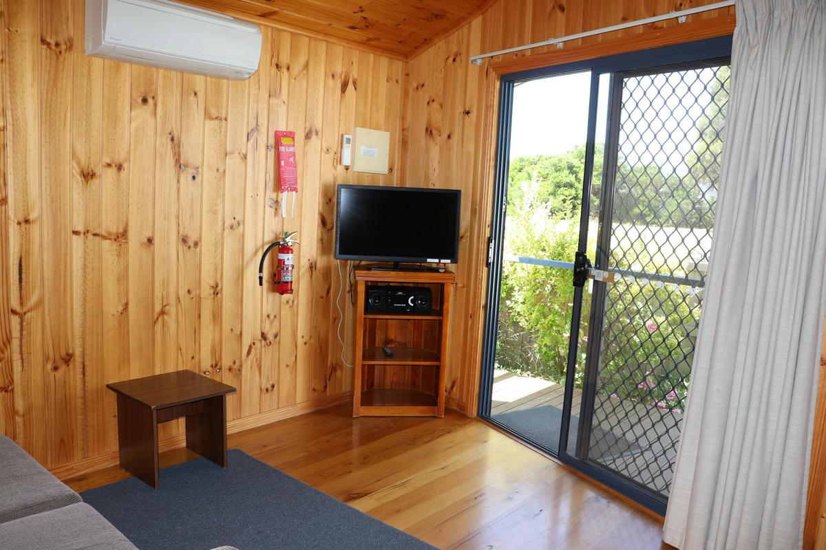 Waterview Cabin