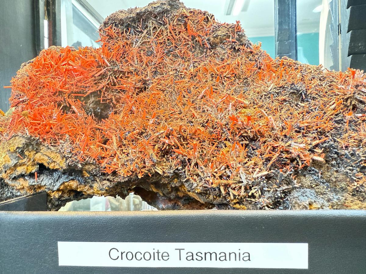 Crocoite Tasmania’s mineral emblem