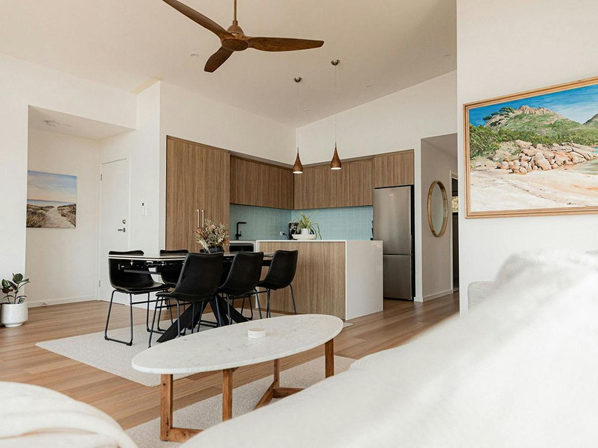 Lounge/Dining/Kitchen