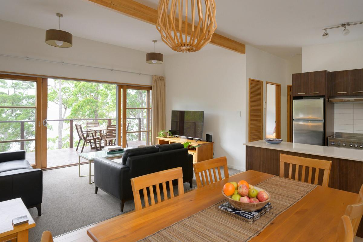 Deluxe Spa Cabin Water View