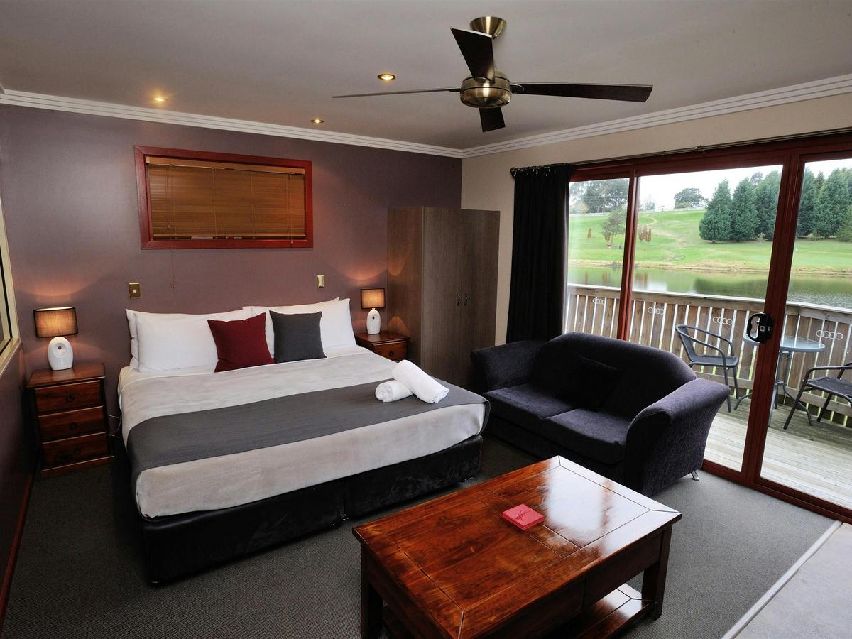 Waterfront King Spa Villa