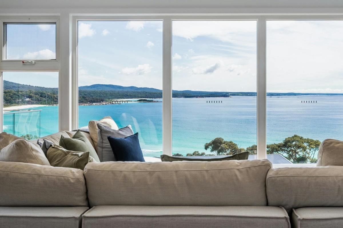 The Lookout Bay of Fires