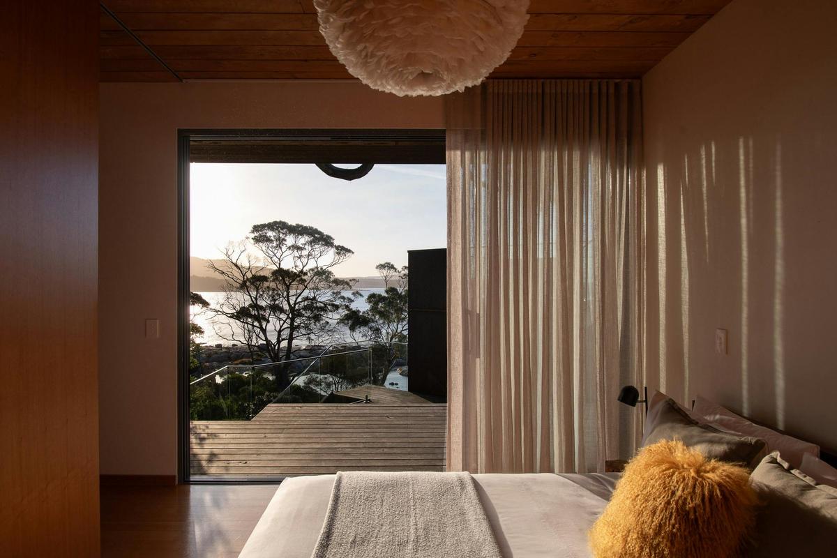 Edge Bay of Fires Living bedroom