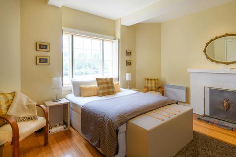 Ensuite room