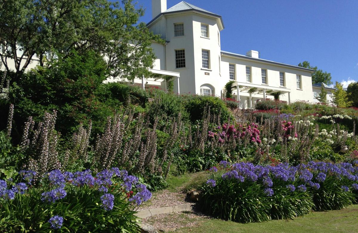 Stroll through the gardens down to the Derwent River
