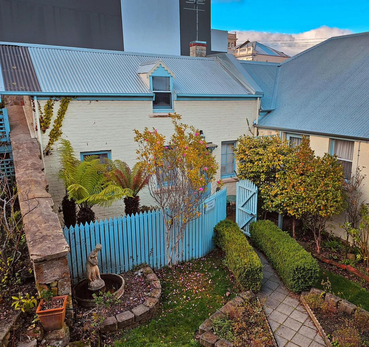 Self-contained cottage