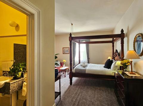 The Lodge on Elizabeth