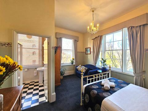 Ensuite Room