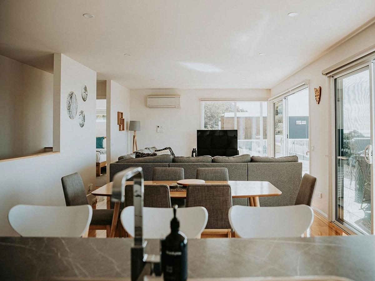 Dining/Lounge