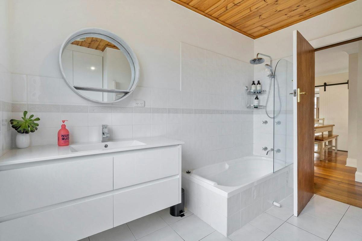 2 Bathrooms