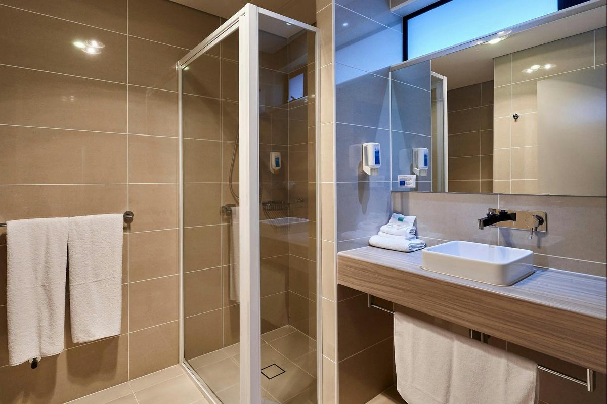 Ensuite room (Queen, Single)