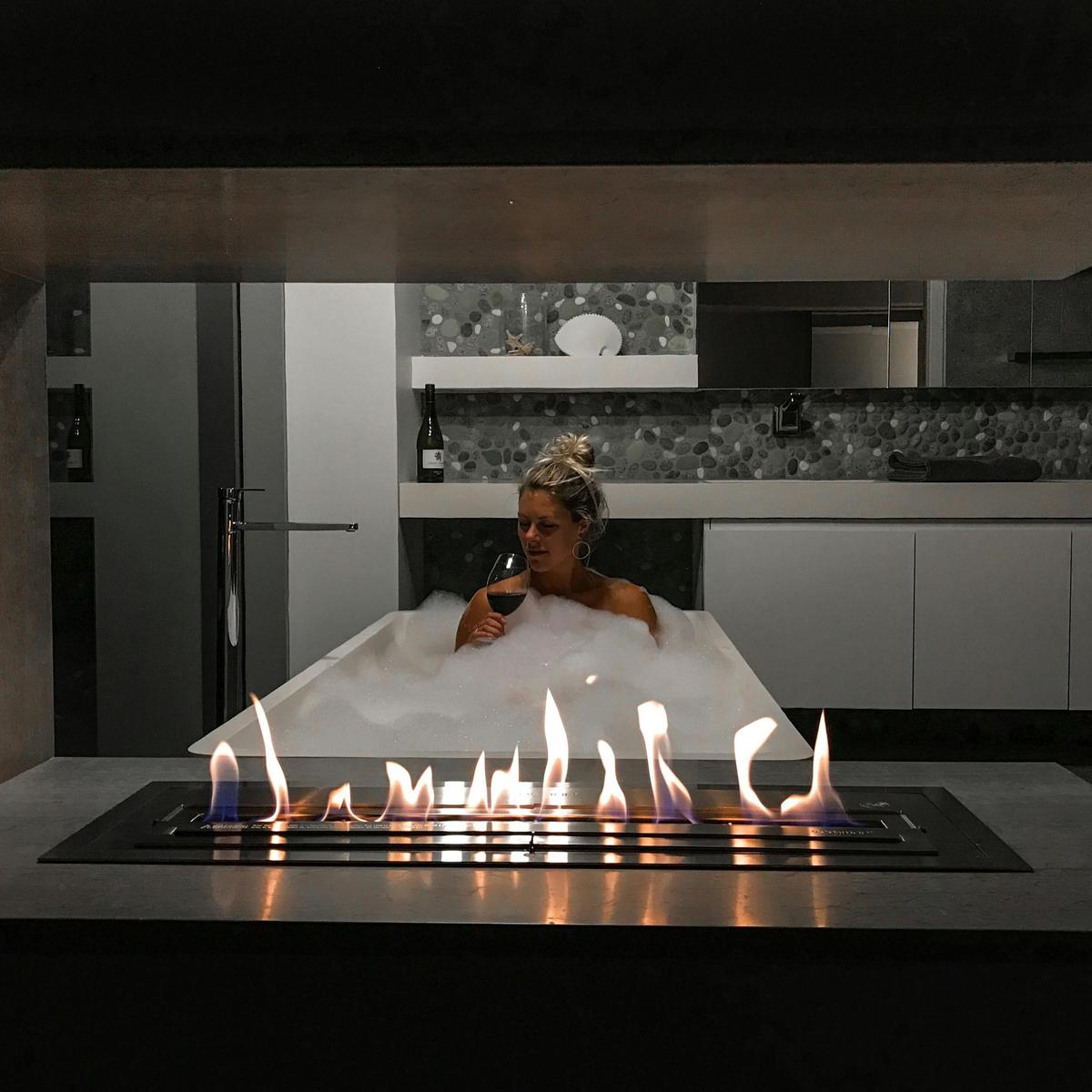 Enjoy a relaxing bath whilst sipping a gorgeous glass of Tassie wine.