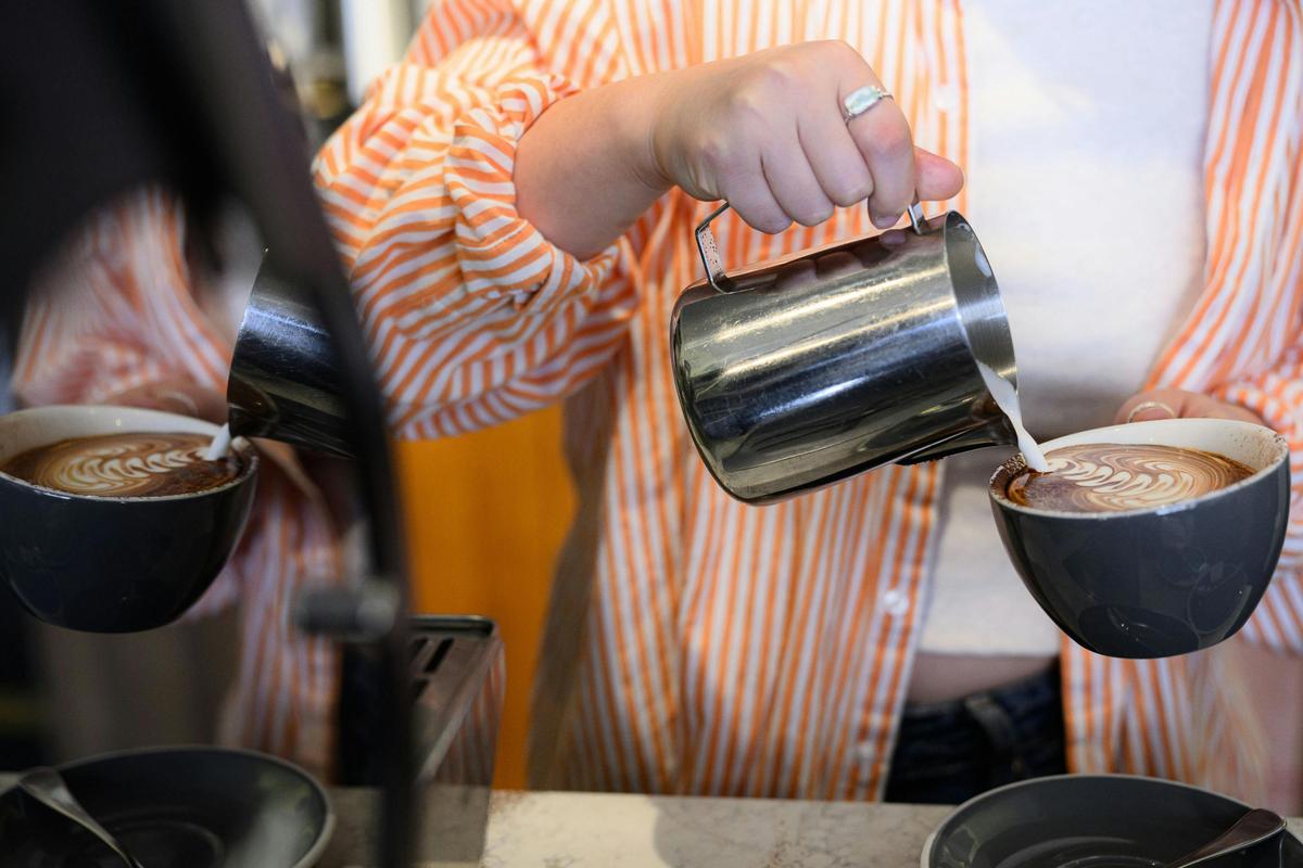 Cappuccino art in motion