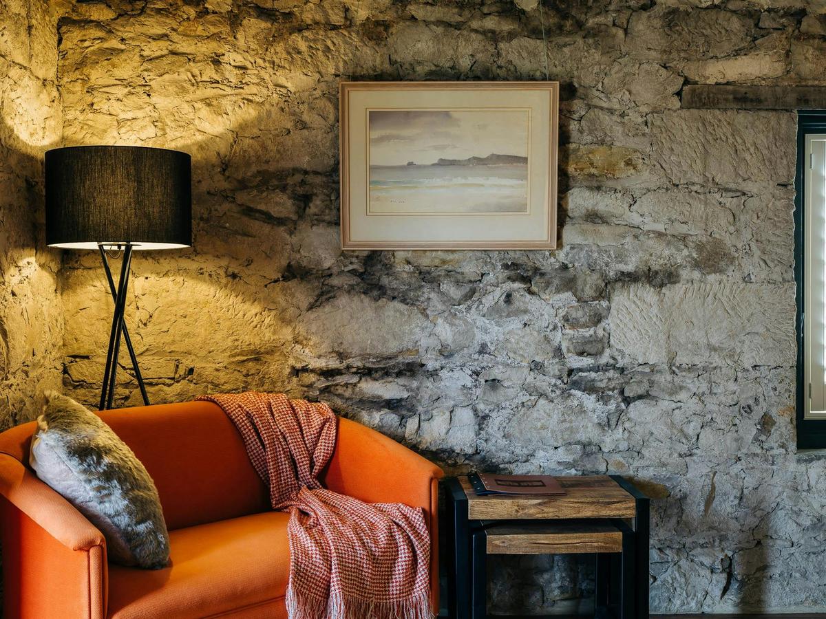 Suite - Sitting Area