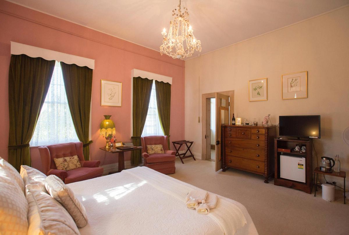 Downstairs King spa