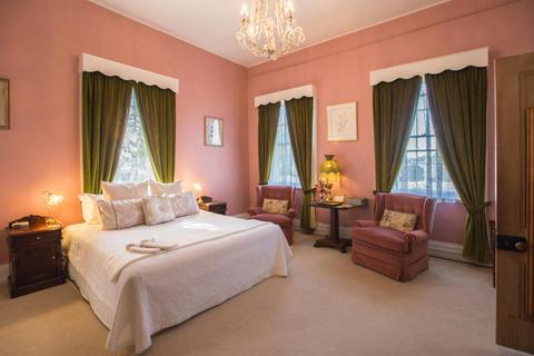 Downstairs King spa