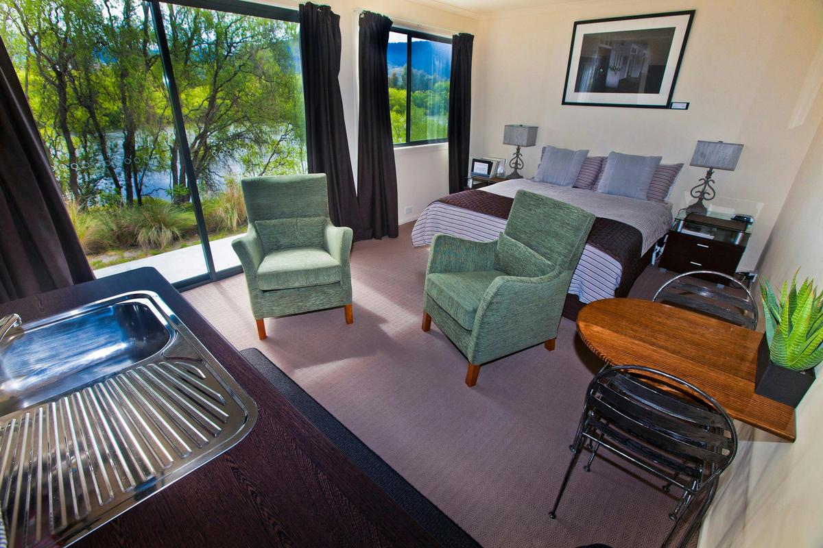 Paddys Flat studio unit