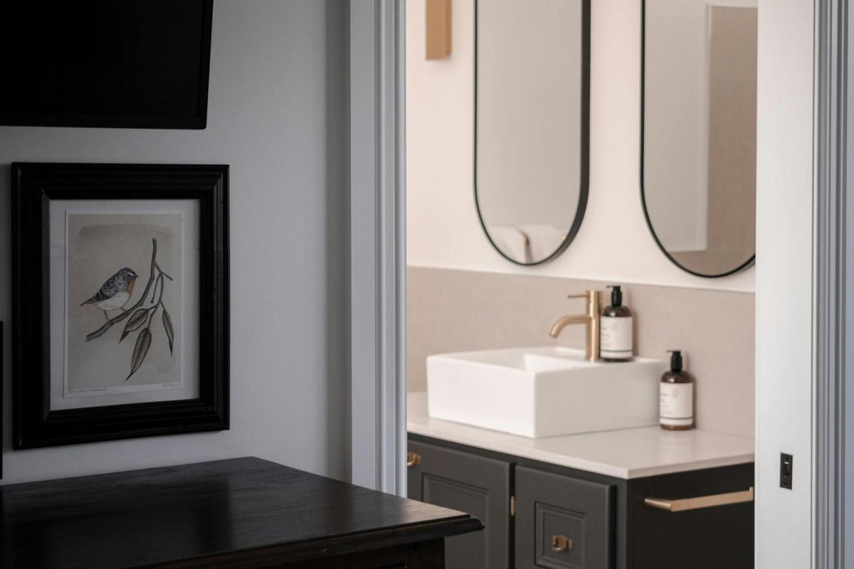 Room 1 - Valley Suite