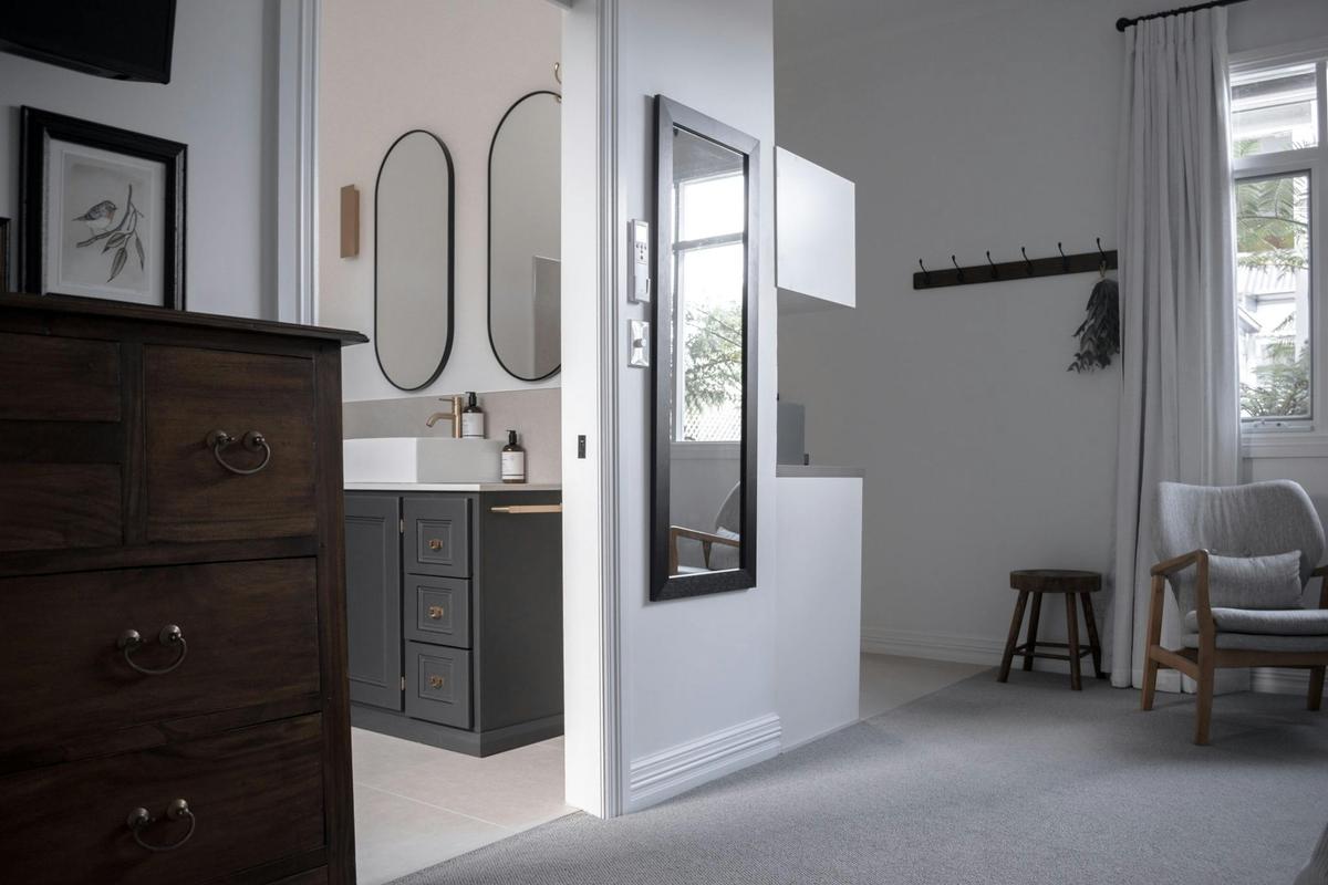 Room 1 - Valley Suite