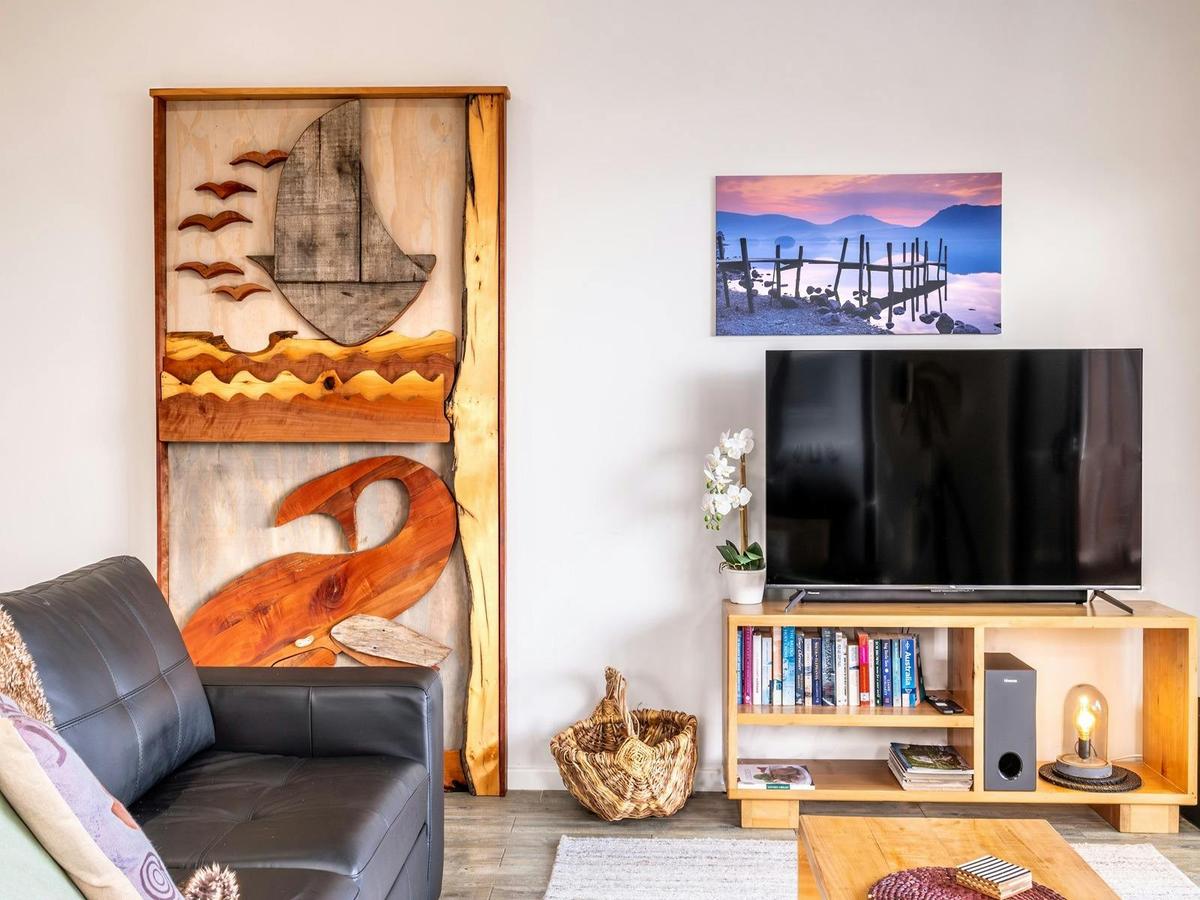 Whale Watcher Apartment 2