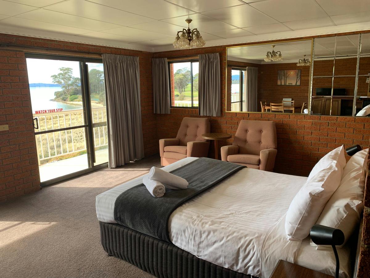 Executive Water View with Spa