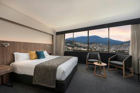 Deluxe King/Twin Room
