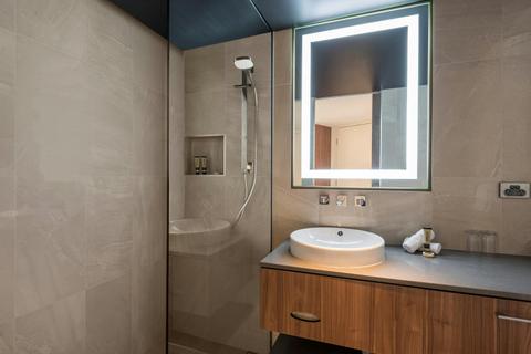 Deluxe King/Twin Room