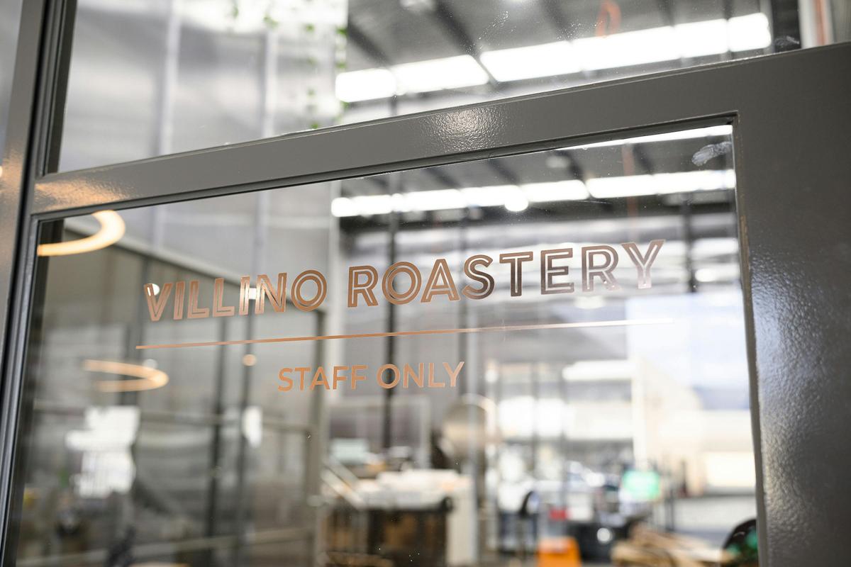 The glass between the drinking and the roasting.