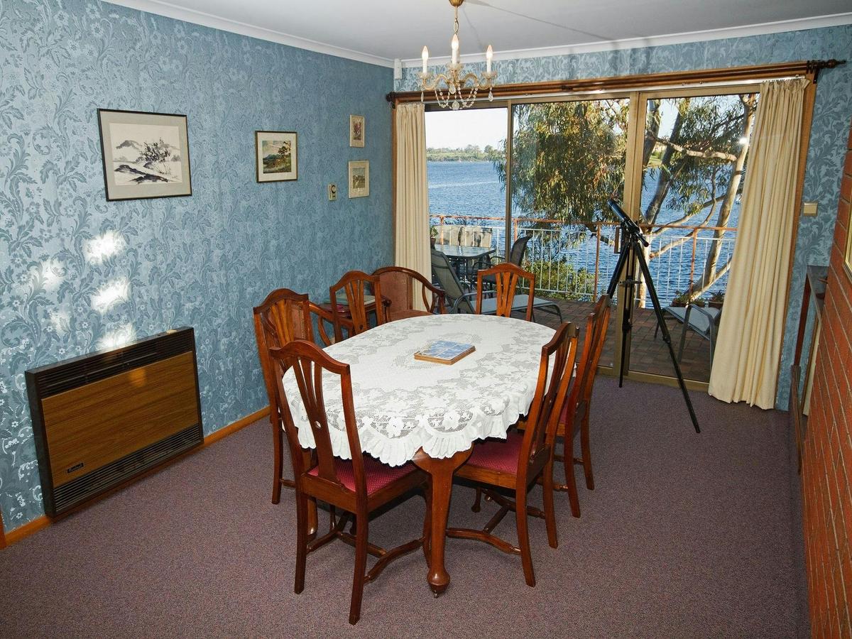 Derwent Retreat Dining