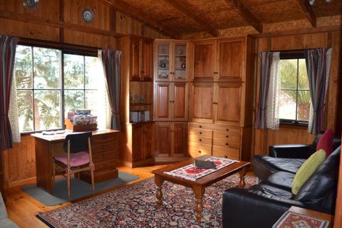 Cottage (Cosy)